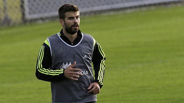 Piqué vuelve a España