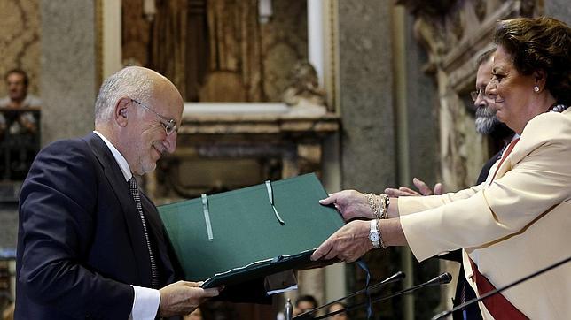 Valencia nombra a Juan Roig hijo predilecto