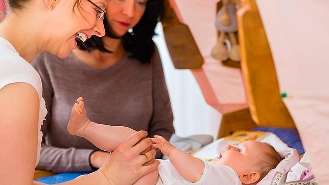 Así ayudan las Salus a las madres primerizas, y a las más expertas