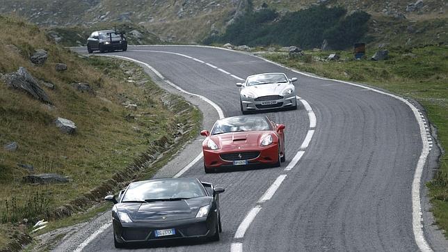 Los coches del programa de televisión «Tope Gear» son apedreados en Argentina por lucir matrículas de las Malvinas