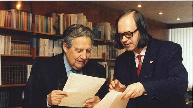 Octavio Paz, junto a Pere Gimferrer