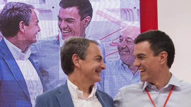 El secretario general del PSOE, Pedro Sánchez, con José Luis Rodríguez Zapatero. Archivo