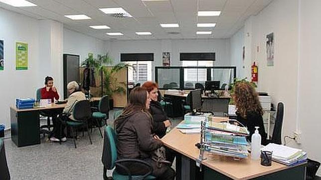 Los emprendedores recibirán subvención si contratan a un parado