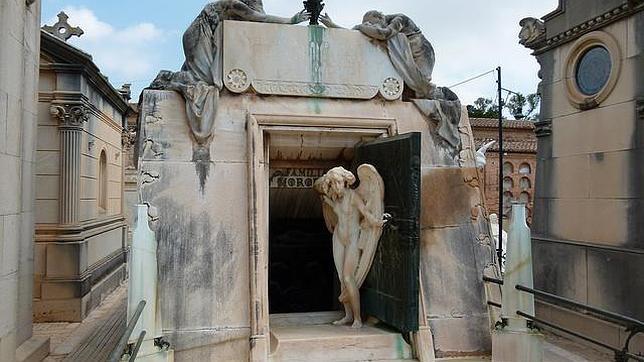 Escultura de Mariano Belliure, en el panteón de la familia Moróder