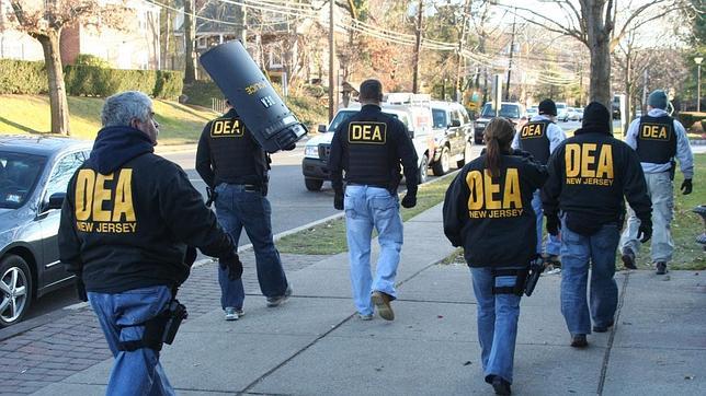 Una mujer demanda a la DEA por utilizar sus fotos en un perfil falso de Facebook