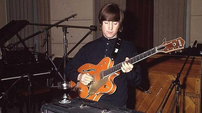 Una guitarra de John Lennonn podría alcanzar los 765.000 euros