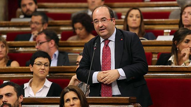 El PSC califica de «burla» que Mas pueda dejar el 9N en manos de los ayuntamientos