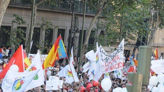 Primera manifestación provida tras la retirada de la reforma del aborto