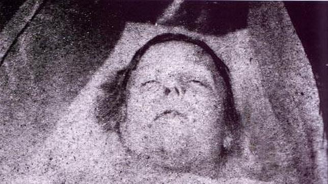 Mary Ann Nichols, tras haber sifo asesinada por Jack el Destripador