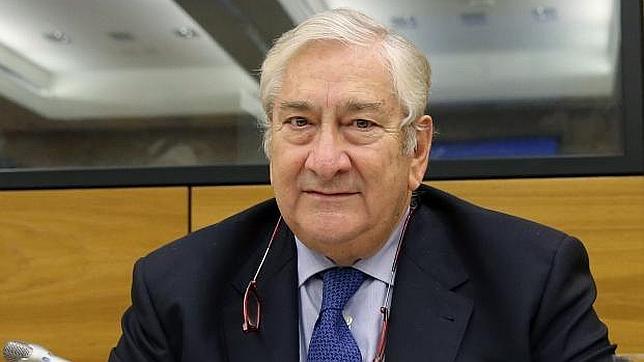 Comunidades del PP y del PSOE critican al consejero madrileño por sus intervenciones