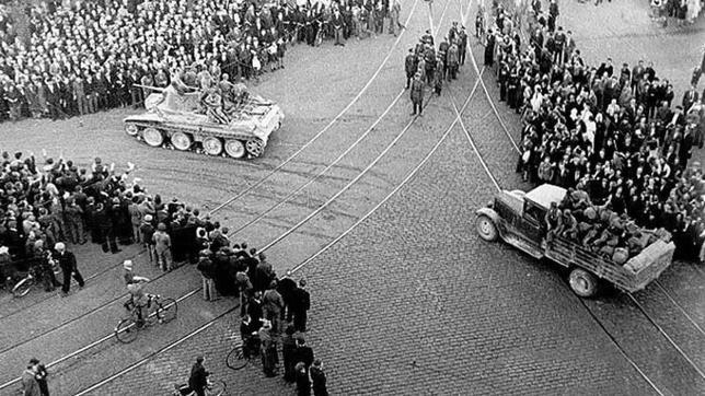 Fuerzas del Ejército Rojo entran en Riga a principio de 1940
