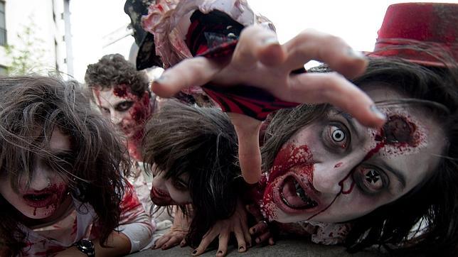 Un adolescente muere atropellado en una atracción de zombis en Estados Unidos