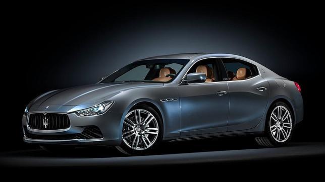 Ermenegildo Zegna viste el Maserati Ghibli