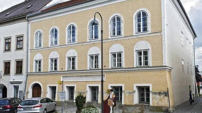 El gobierno austriaco busca «alguien» que habite la casa natal de Hitler