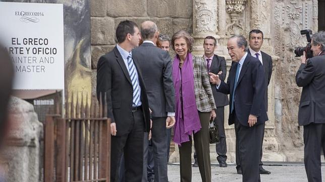 La Reina Doña Sofía visita en Toledo la exposición de «El Greco: Arte y Oficio»