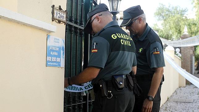 Vecinos de Vélez-Málaga promueven un homenaje a la Guardia Civil