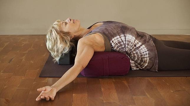 Yoga y pilates figuran entre las actividades más recomendables para mejorar el tono muscular, las articulaciones, la respiración y el control mental