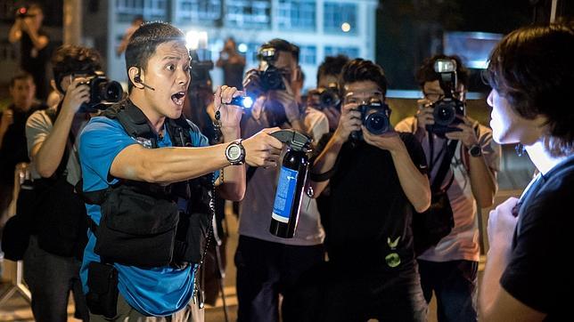 La policía desaloja parcialmente al movimiento Occupy del barrio Mong Kok