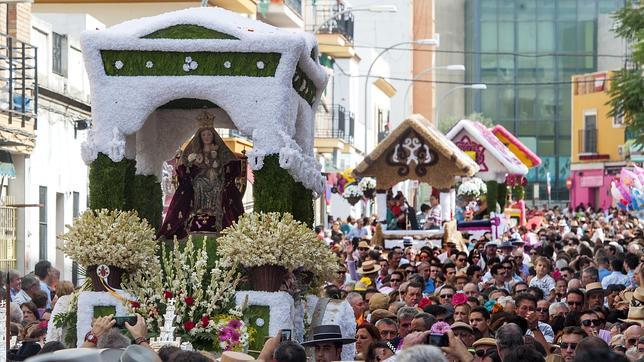 En imágenes: Multitudinaria romería de Valme en Dos Hermanas