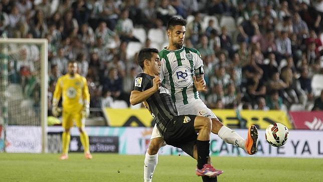 El Málaga desnuda al Córdoba (1-2)