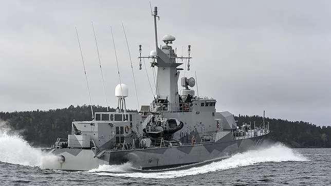La corbeta sueca HMS Stockholm participa en el operativo de búsqueda