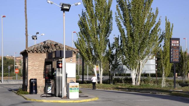 Arrastran de los pies a la empleada de una gasolinera de Toledo para robarle la recaudación