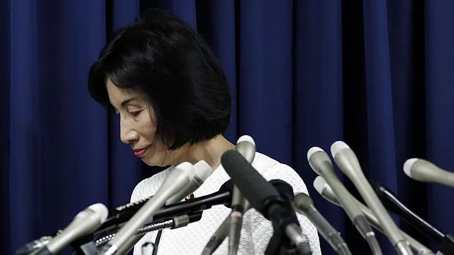 La ministra de Justicia de Japón, Midori Matsushima, anuncia su dimisión