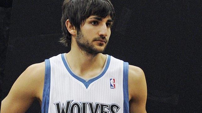 Ricky Rubio tira de los Wolves