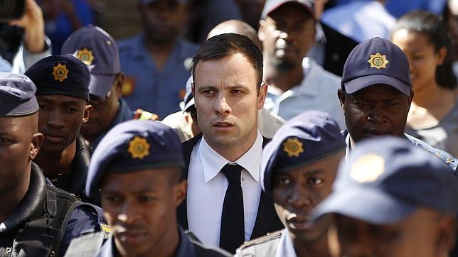 Cinco años de prisión para Oscar Pistorius por matar a tiros a su novia, Reeva Steenkamp