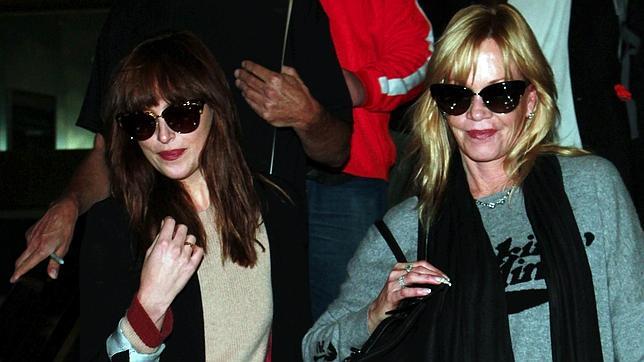 Dakota Johnson, el mejor apoyo para Melanie Griffith