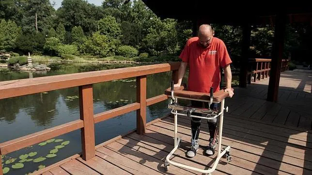 Un parapléjico ya puede volver a caminar gracias a un trasplante celular