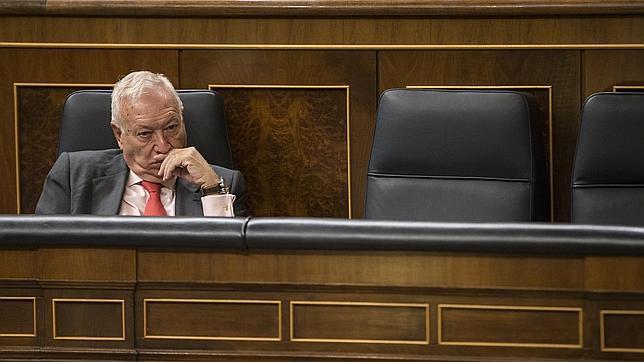 Margallo: «No se si tras lo que está haciendo Montoro con el IRPF vamos a hacernos populares»