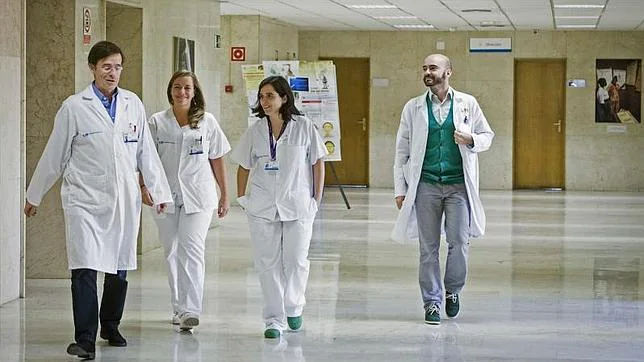 El equipo médico que atiende a Teresa Romero formado por José Ramón Arribas, Marta Arsuaga, Marta Mora y Fernando de la Calle