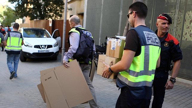 La Policía no encuentra dinero en los registros de las propiedades de Oleguer Pujol y Luis Iglesias