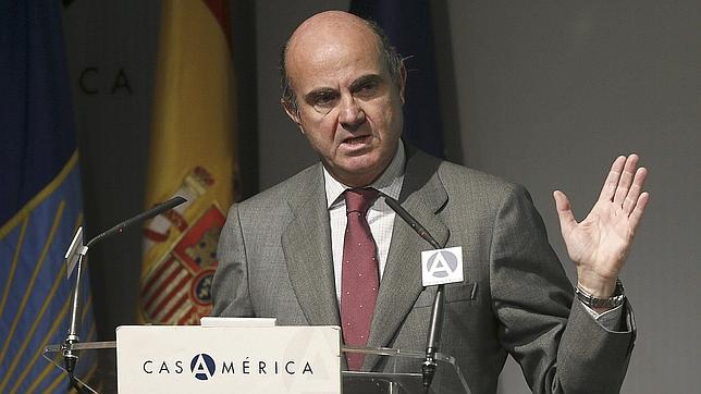 De Guindos: «Espero y creo que Europa no entrará en una tercera recesión»