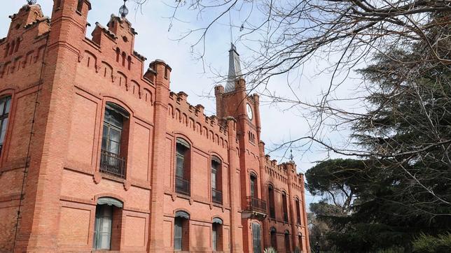 Palacete de la Finca Torre Arias que se planteó utilizar para su actividad académica la Universidad de Navarra