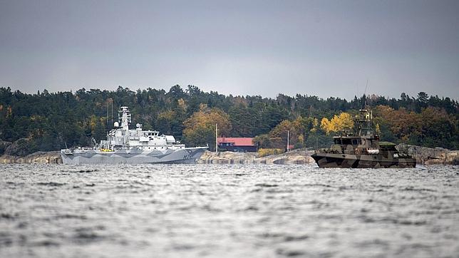 Buques suecos que participaban el pasado día 21 en la búsqueda del supuesto submarino espía ruso