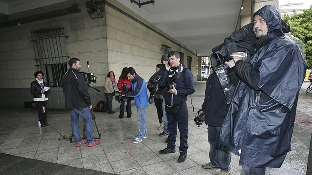 ¿Va contra la libertad de prensa la prohibición de publicar fotos del testigo protegido?