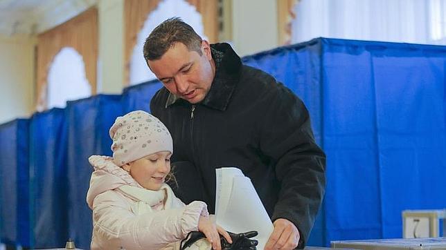 Julia Timoshenko ya ha votado en las elecciones parlamentarias de Ucrania