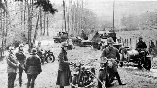 Tropas del ejército belga de maniobras en las cercanías de la frontera con Alemania, en el otoño de 1939