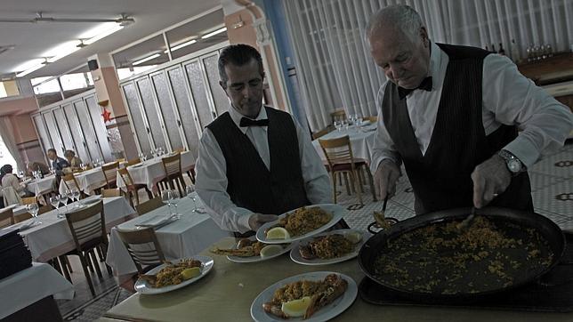 Menús desde 24 euros con entrantes, arroz y vino valenciano