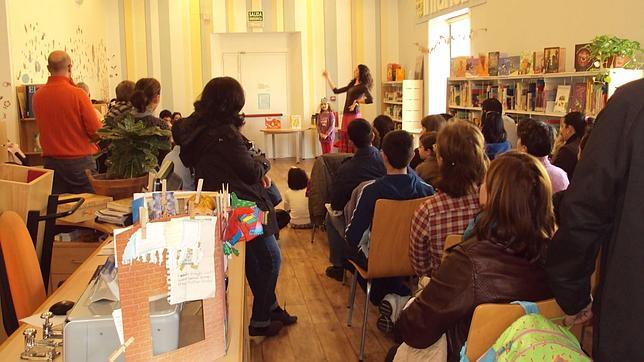 Cita poética en la Biblioteca de Utrera