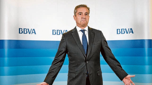 El BBVA asegura que despide a quien hace un uso indebido de su tarjeta de empresa