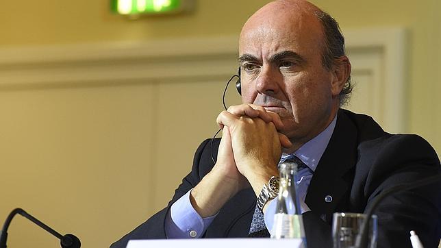 De Guindos, seguro de que Andorra compartirá con España información fiscal