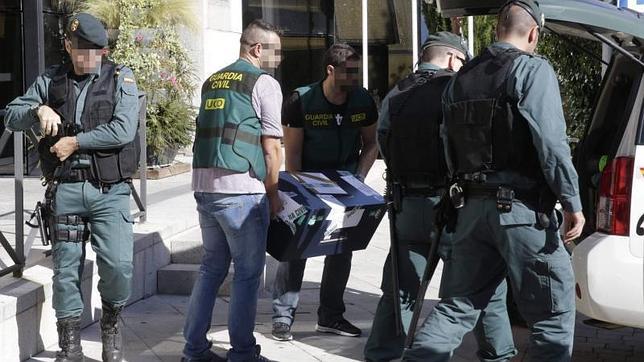 La Guardia Civil registra las dependencias del Ayuntamiento de Collado Villalba