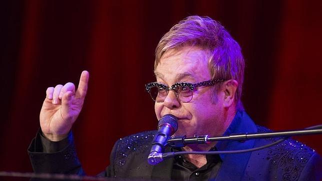 Elton John: «El Papa Francisco es mi héroe»