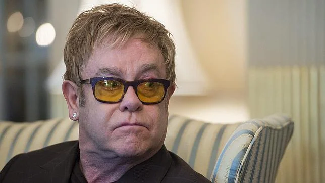 Elton John: el hombre del piano recuerda su década prodigiosa