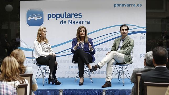 La ministra de Empleo, Fátima Bañez, durante el acto del Partido Popular en Navarra.