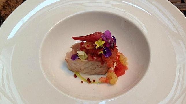 Un delicado plato elaborado a base de bonito marinado