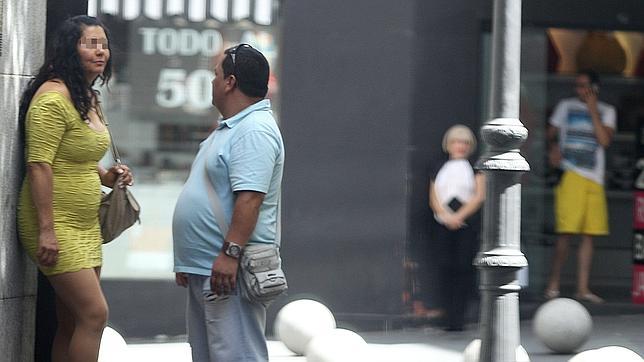 Un cliente requiere los servicios de una hetaira